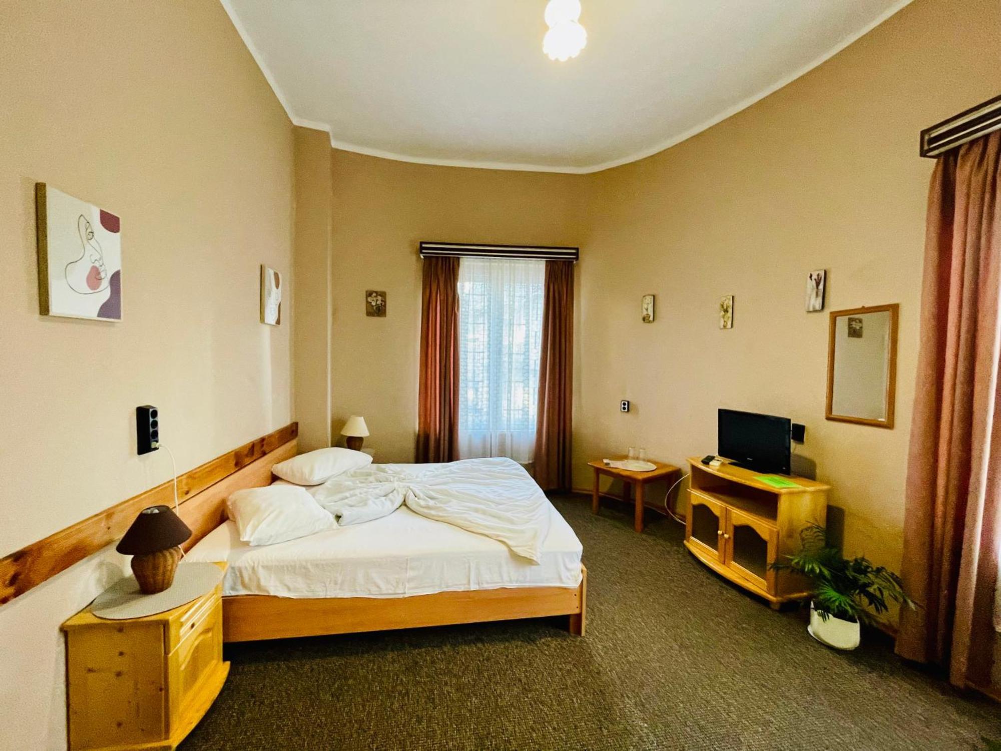 The English Guest House Ruse Exterior photo